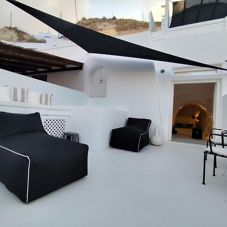 The Magic Luxury Cave Suites Vóthon Exteriör bild